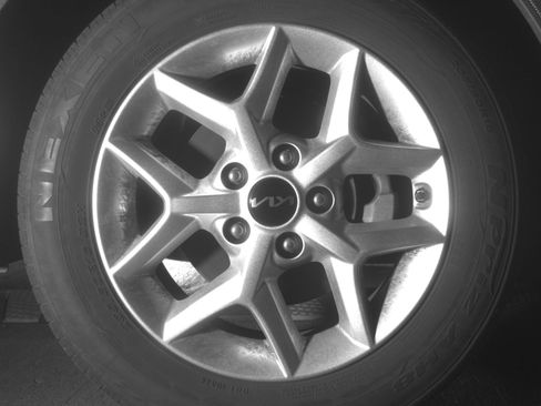 Used 2025 Kia Soul LX w/ LX Technology Package image 13