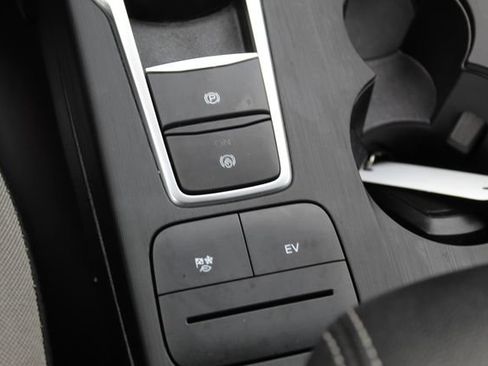 Used 2022 Ford Escape SE w/ Convenience Package FWD image 29