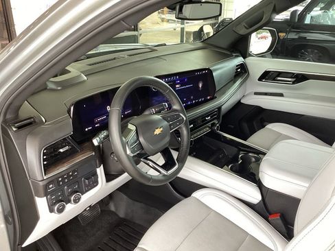 Used 2025 Chevrolet Tahoe Premier w/ Sun And Tow Package AWD/4WD image 39