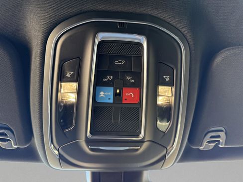 Used 2024 Jeep Wagoneer L Series II w/ Flexible Seating Group image 25