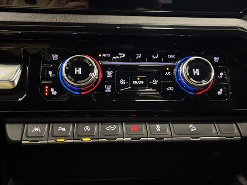 Used 2026 GMC Sierra 1500 AT4 w/ AT4 Premium Package AWD/4WD image 18