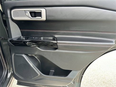 Used 2022 Ford Explorer ST-Line w/ Class IV Trailer Tow Package image 17