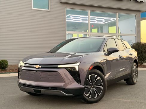 Used 2024 Chevrolet Blazer EV LT AWD/4WD image 4