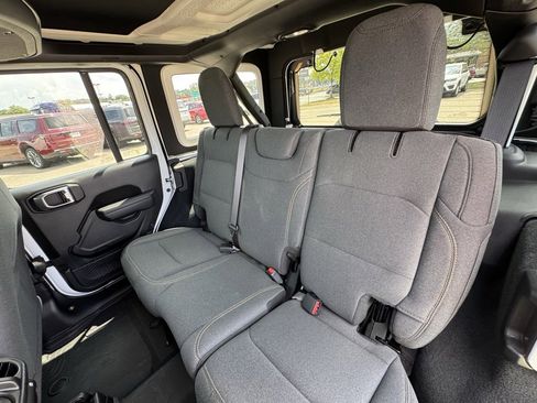 Used 2024 Jeep Wrangler Sport S image 12
