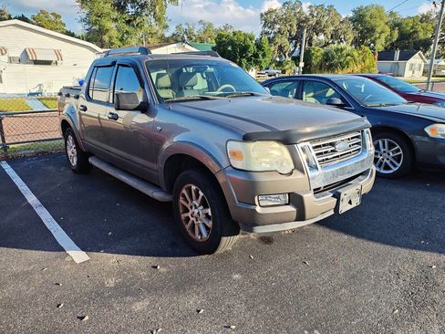 Used 2007 Ford Explorer Sport Trac Limited image 2