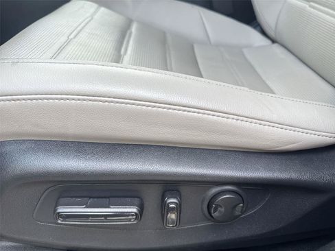 Used 2023 Honda CR-V EX-L image 12