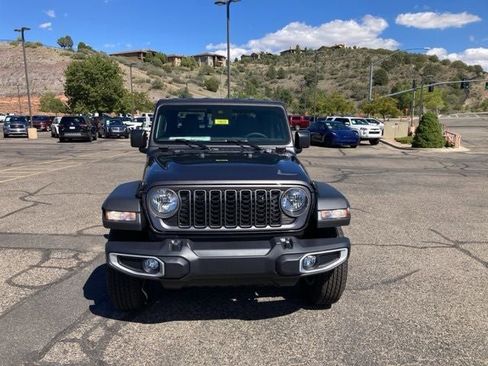 New 2025 Jeep Gladiator Sport AWD/4WD image 3