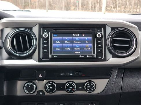 Used 2018 Toyota Tacoma SR5 image 27