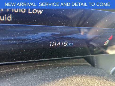 Used 2025 Chevrolet Equinox LT image 2