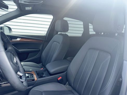 Used 2023 Audi Q5 2.0T Premium w/ Convenience Package image 6