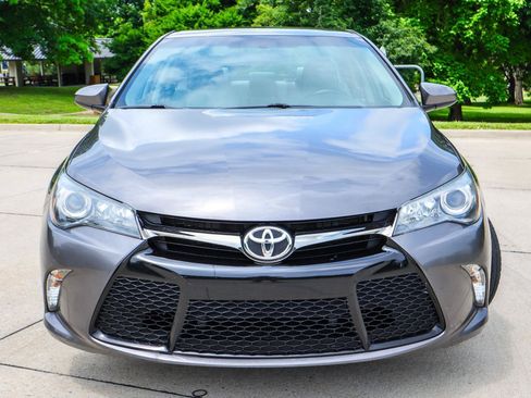 Used 2017 Toyota Camry SE w/ Protection Package (Q2) FWD image 13
