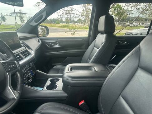 Used 2024 Chevrolet Suburban LT AWD/4WD image 17