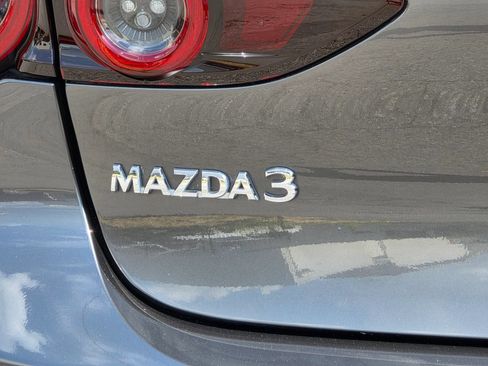 Used 2019 MAZDA MAZDA3 Hatchback w/ Premium Package FWD image 37