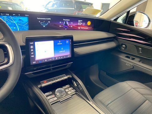 New 2026 Lincoln Nautilus Reserve AWD/4WD image 12