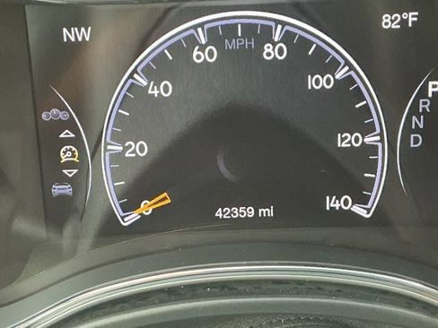 Used 2021 Jeep Grand Cherokee Laredo w/ Security & Convenience Group AWD/4WD image 20