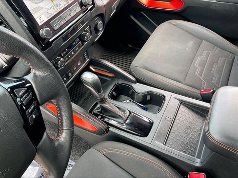 Used 2023 Nissan Frontier PRO-4X w/ Pro Convenience Package AWD/4WD image 19