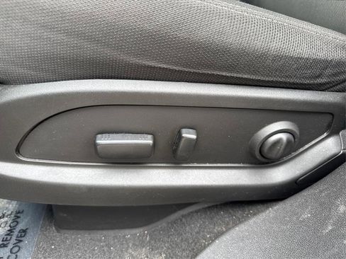 Used 2017 Chevrolet Traverse LT FWD image 19