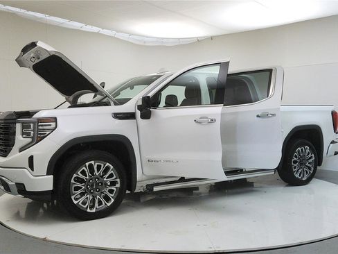 Used 2023 GMC Sierra 1500 Denali Ultimate AWD/4WD image 10