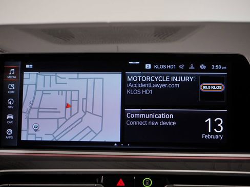 Used 2022 BMW X7 xDrive40i w/ Parking Assistance Package image 13