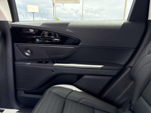 New 2026 Lincoln Nautilus Reserve AWD/4WD image 15