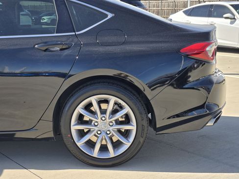 Used 2023 Acura TLX image 9
