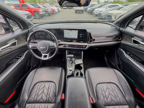 Used 2023 Kia Sportage X-Line AWD/4WD image 2