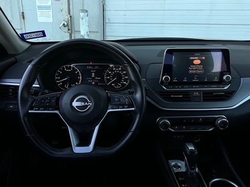 Used 2025 Nissan Altima 2.5 SR image 13