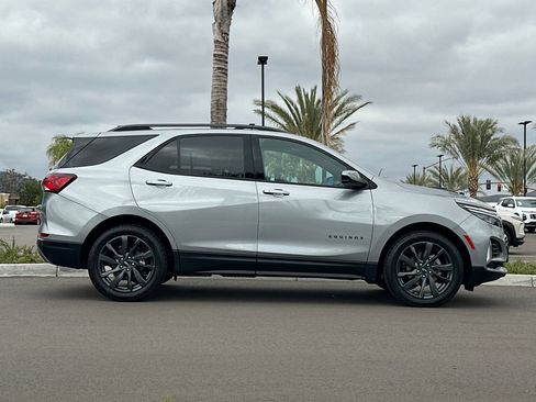 Used 2023 Chevrolet Equinox RS FWD image 3
