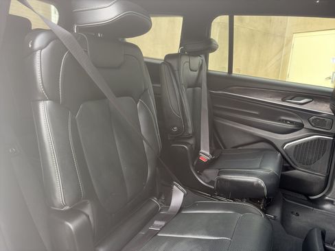 Used 2023 Jeep Grand Cherokee L Overland AWD/4WD image 28