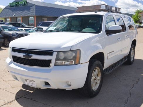 Used 2009 Chevrolet Suburban LT w/ Luxury Package AWD/4WD image 2
