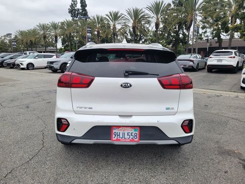 Used 2020 Kia Niro LX FWD image 3