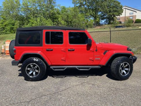 Used 2021 Jeep Wrangler Unlimited Sahara AWD/4WD image 7