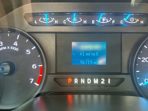 Used 2022 Ford F250 XL w/ Power Equipment Group RWD image 12
