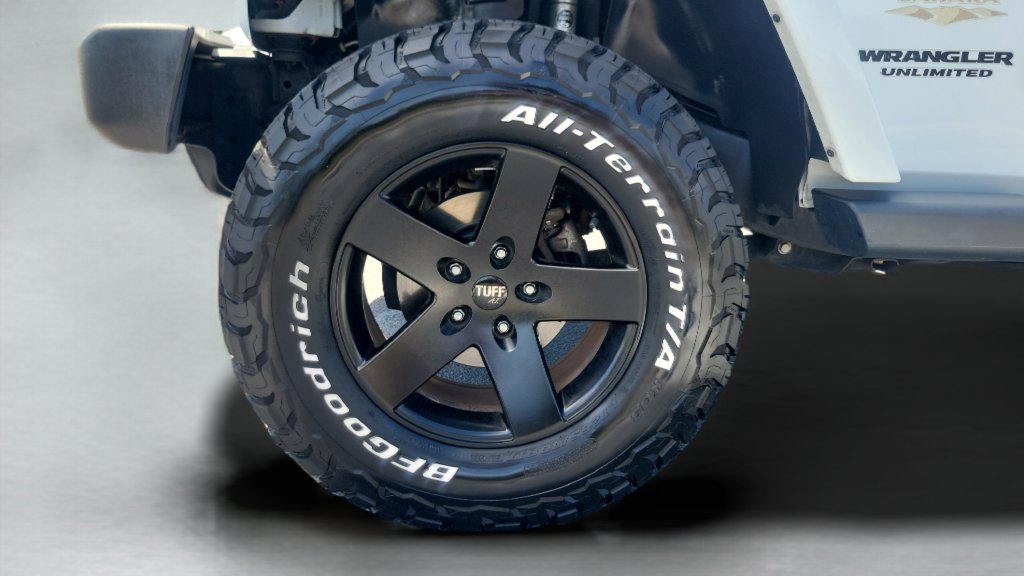 Used 2015 Jeep Wrangler Unlimited Sahara AWD/4WD image 24