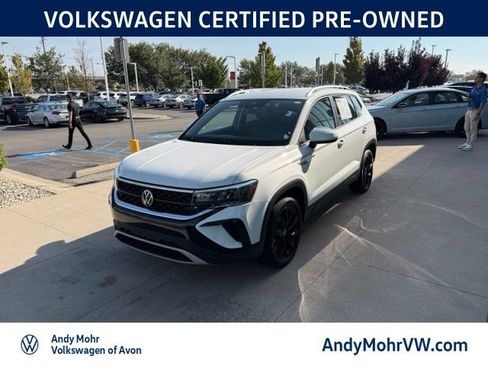 Used 2023 Volkswagen Taos SE w/ Black Wheel Package FWD image 3