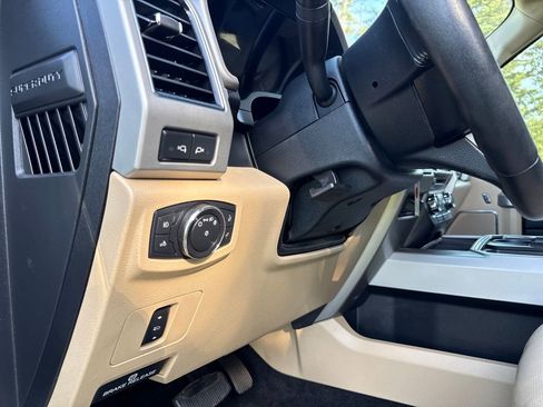 Used 2018 Ford F250 Lariat w/ Lariat Value Package RWD image 16
