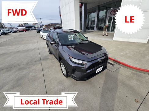 Used 2019 Toyota RAV4 LE image 1