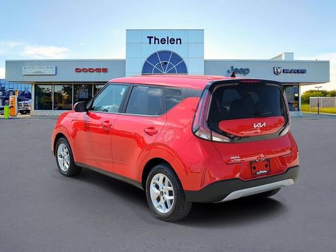 Used 2024 Kia Soul LX w/ Option Group 015 FWD image 3