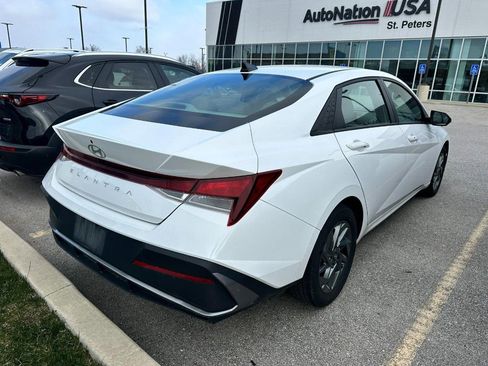 Used 2024 Hyundai Elantra SEL image 12