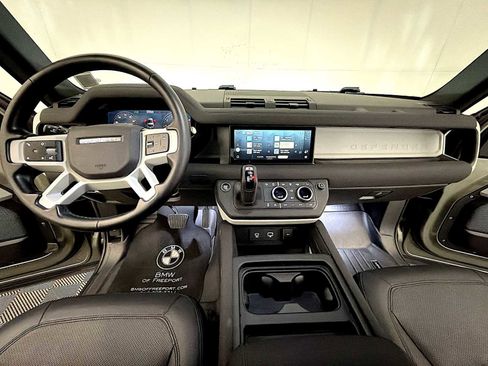 Used 2023 Land Rover Defender 90 S image 14