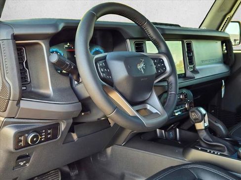 New 2025 Ford Bronco Badlands image 3