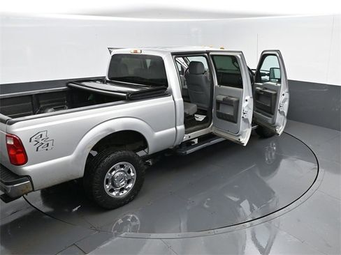 Used 2014 Ford F250 XLT w/ XLT Premium Package image 26