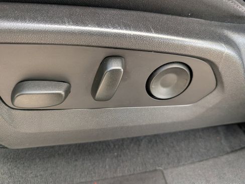 Certified 2024 Chevrolet Colorado Trail Boss w/ Advanced Trailering Package image 10