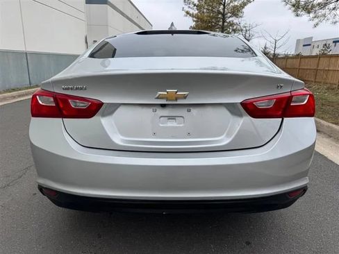 Used 2018 Chevrolet Malibu LT FWD image 12