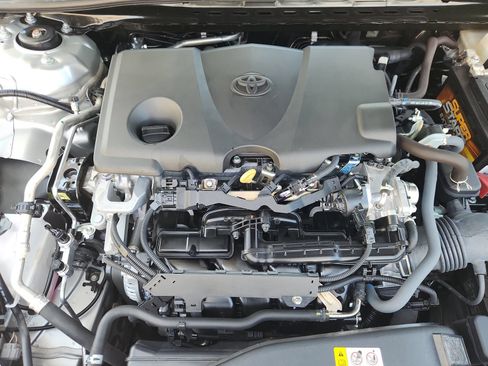 Used 2024 Toyota Camry SE FWD image 17