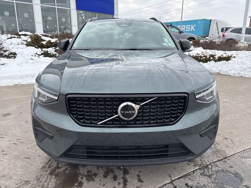 New 2026 Volvo XC40 B5 Core w/ Climate Package AWD/4WD image 3