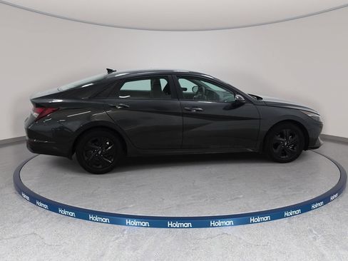 Used 2023 Hyundai Elantra SEL FWD image 5