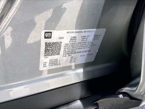 Used 2024 Chevrolet Traverse LT FWD image 34