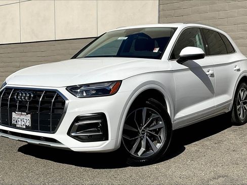 Used 2021 Audi Q5 Premium w/ Convenience Package image 12