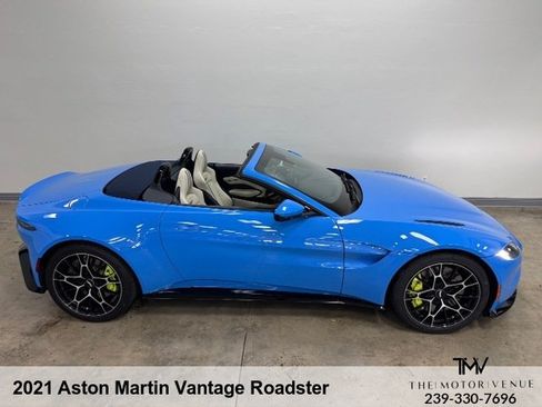 Used 2021 Aston Martin V8 Vantage Roadster RWD image 15